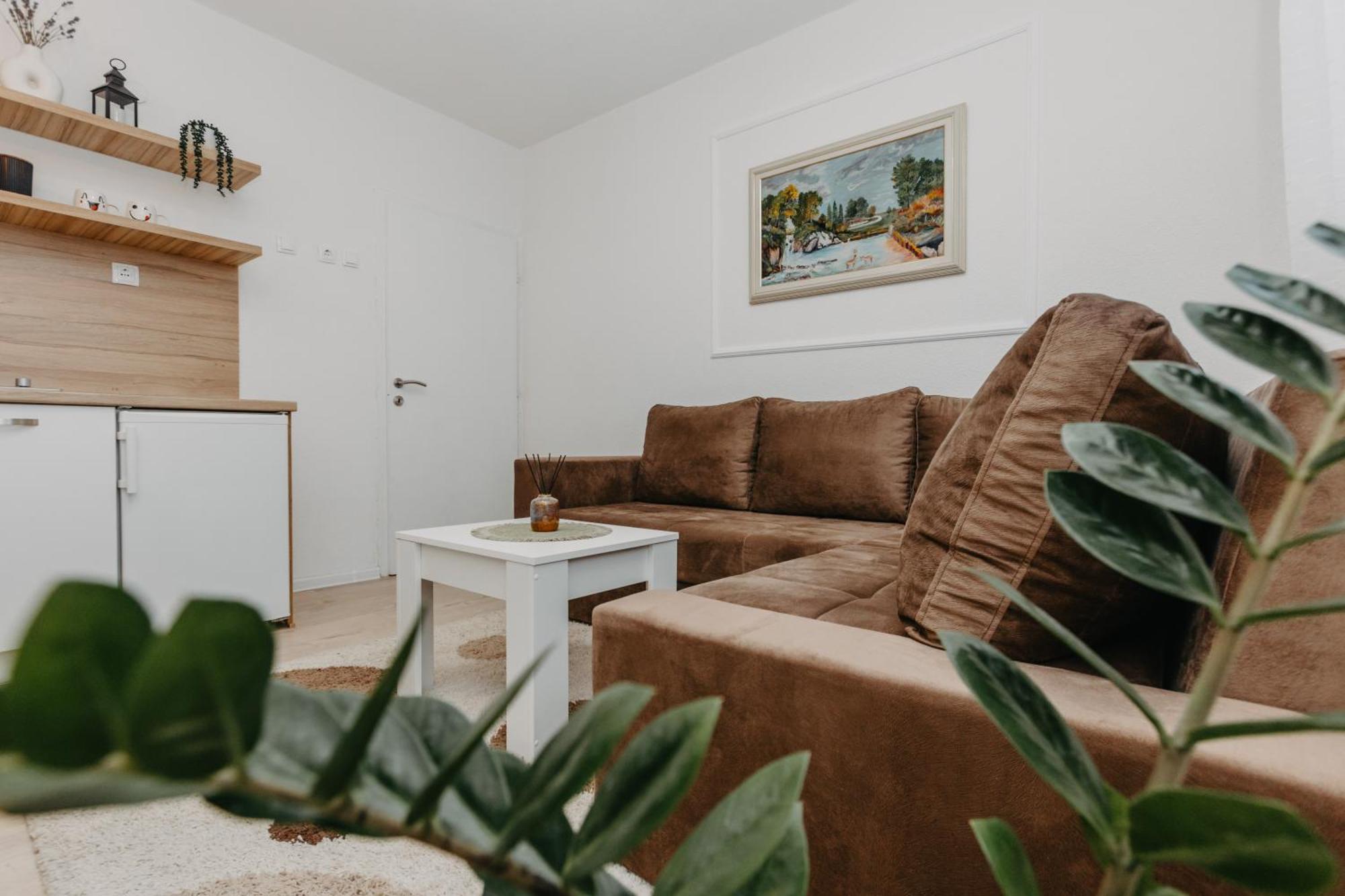 Apartamento Stan Na Dan Flora Nevesinje Exterior foto